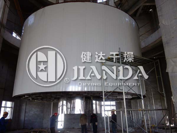 大型喷雾干燥机制作现场1